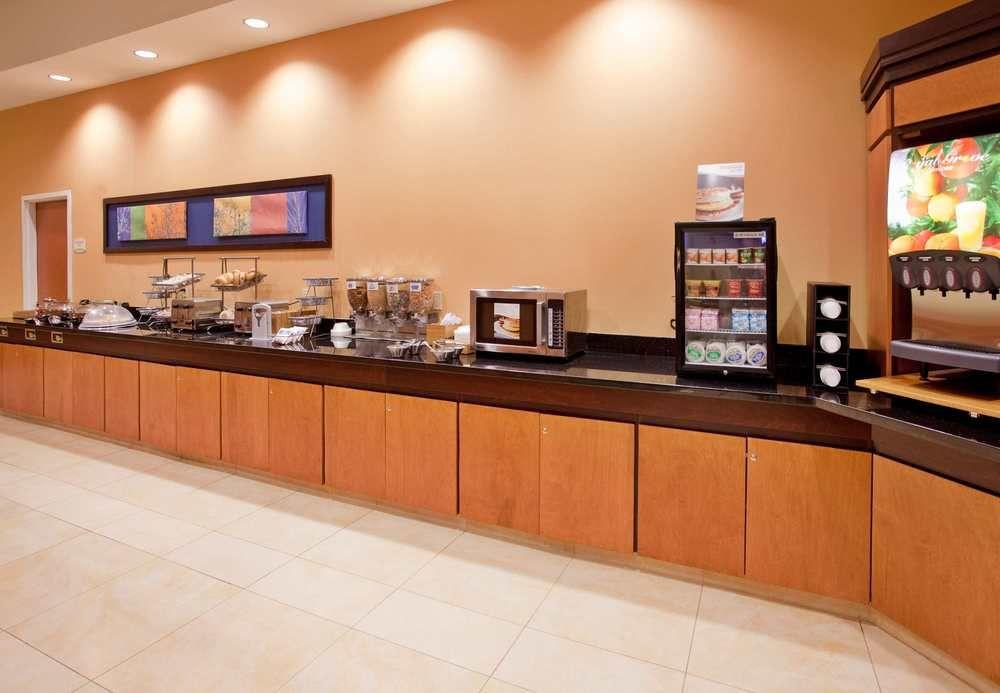Fairfield Inn & Suites By Marriott Киърни Екстериор снимка