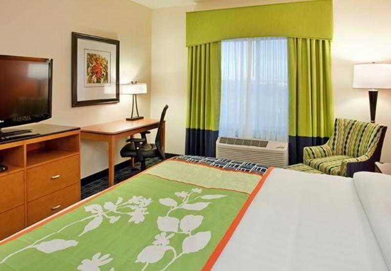 Fairfield Inn & Suites By Marriott Киърни Екстериор снимка