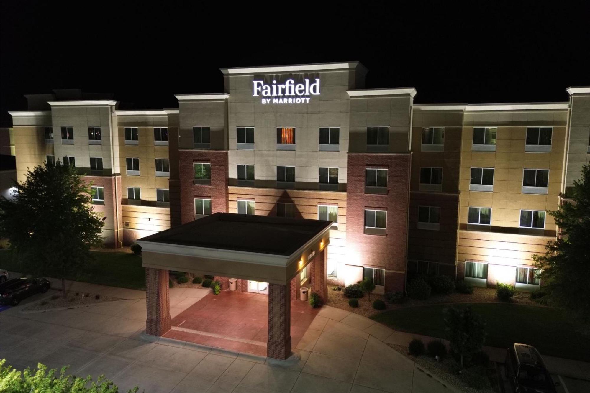 Fairfield Inn & Suites By Marriott Киърни Екстериор снимка
