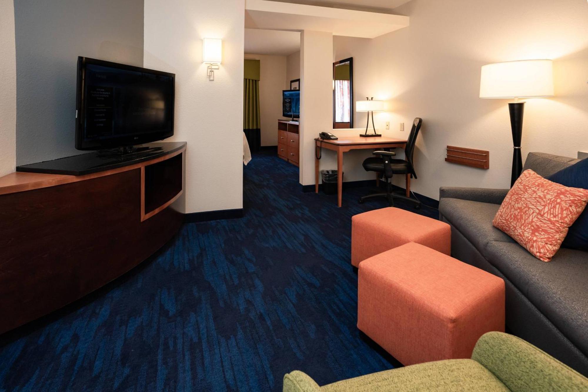 Fairfield Inn & Suites By Marriott Киърни Екстериор снимка