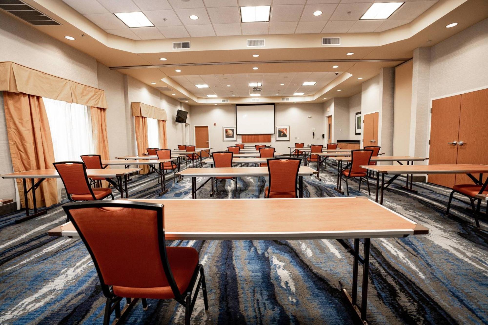 Fairfield Inn & Suites By Marriott Киърни Екстериор снимка