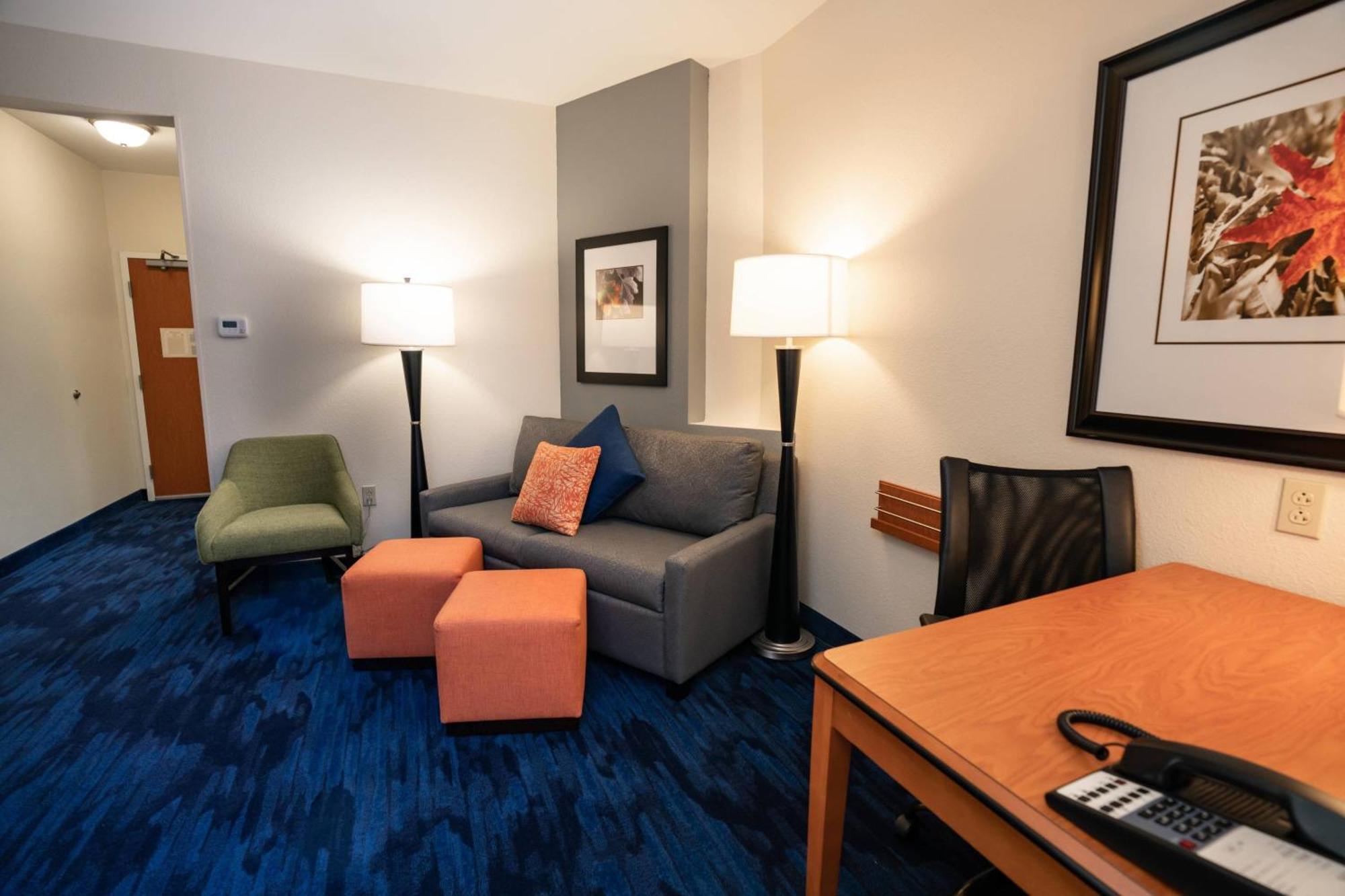 Fairfield Inn & Suites By Marriott Киърни Екстериор снимка