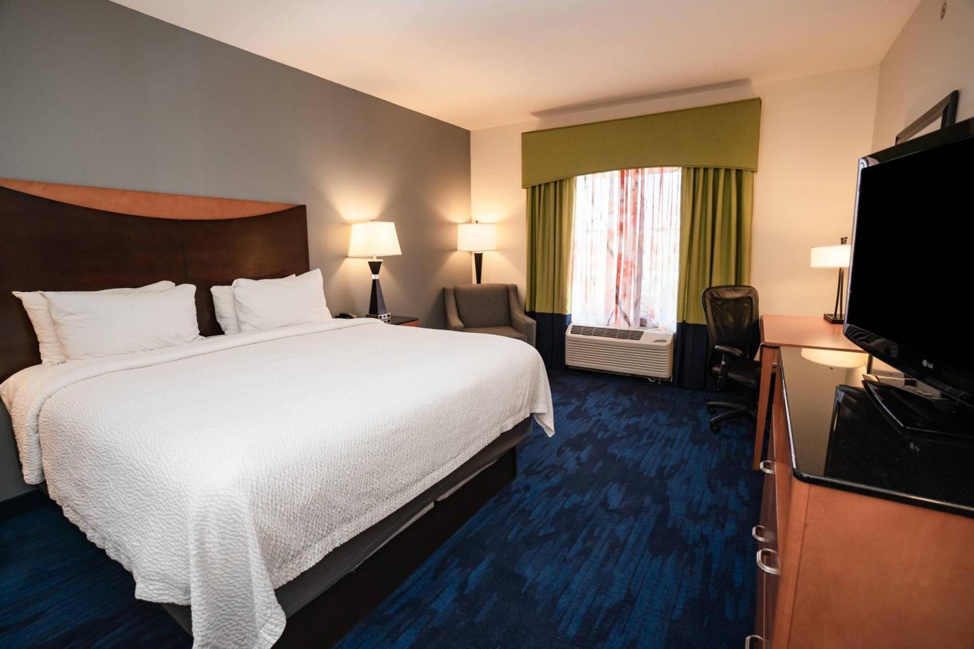 Fairfield Inn & Suites By Marriott Киърни Екстериор снимка