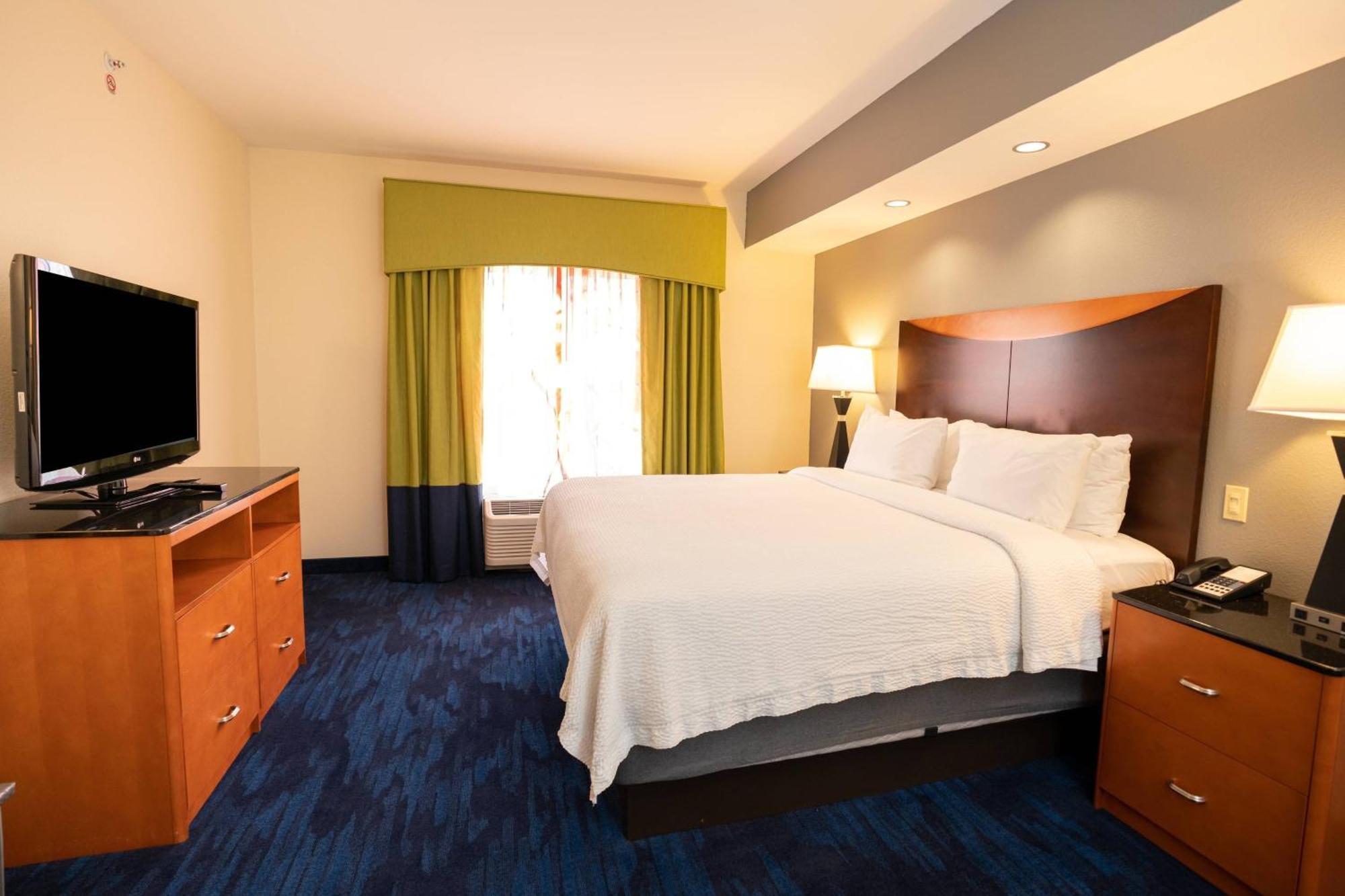 Fairfield Inn & Suites By Marriott Киърни Екстериор снимка
