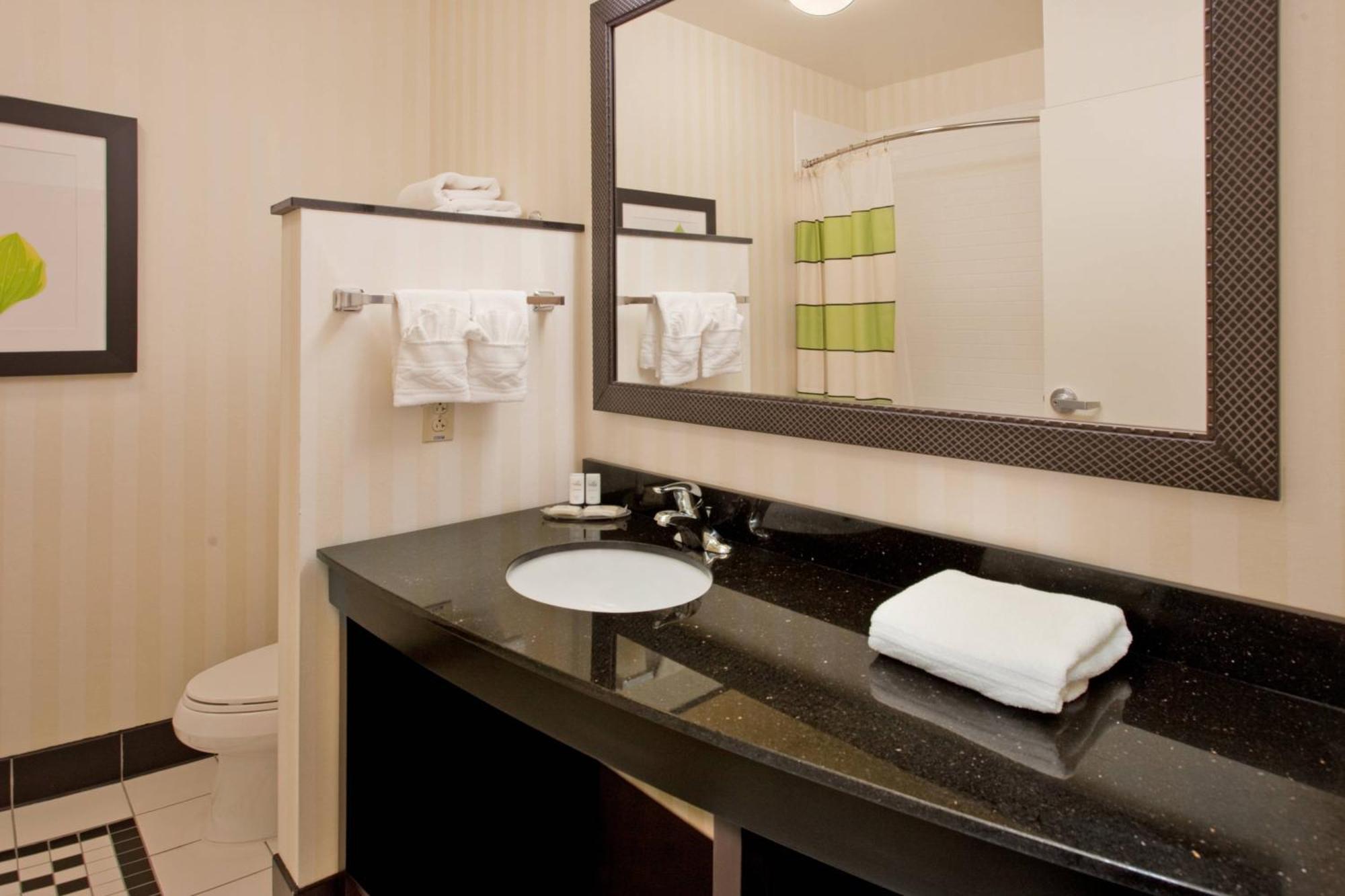 Fairfield Inn & Suites By Marriott Киърни Стая снимка