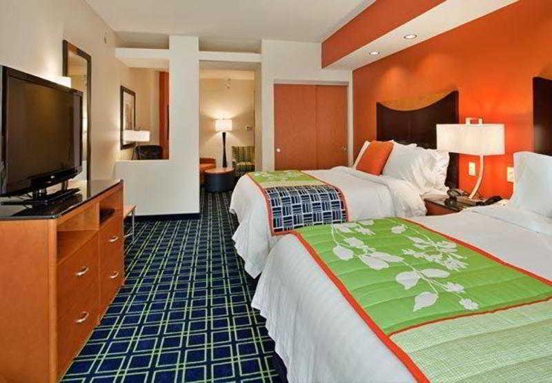 Fairfield Inn & Suites By Marriott Киърни Стая снимка