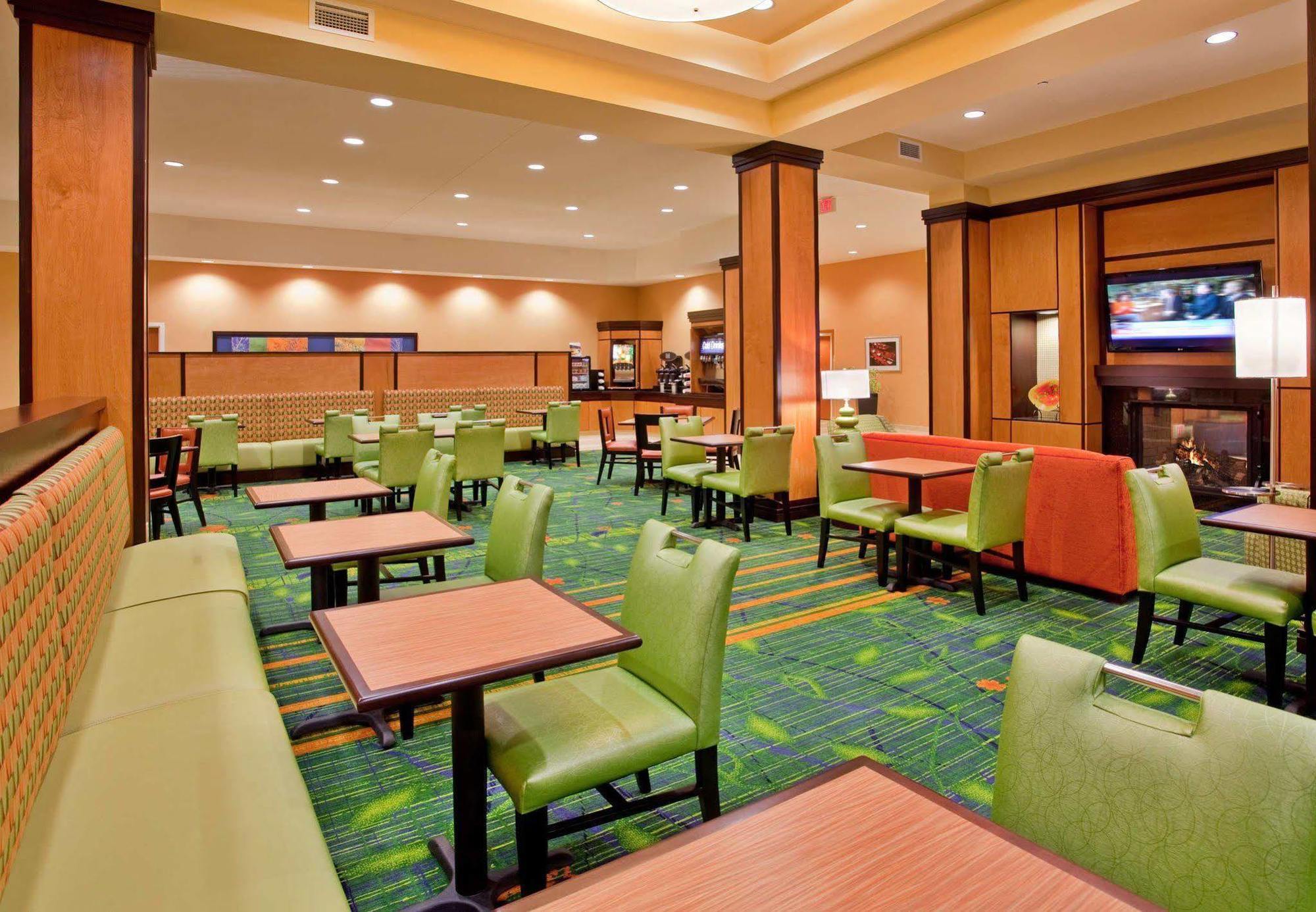 Fairfield Inn & Suites By Marriott Киърни Екстериор снимка