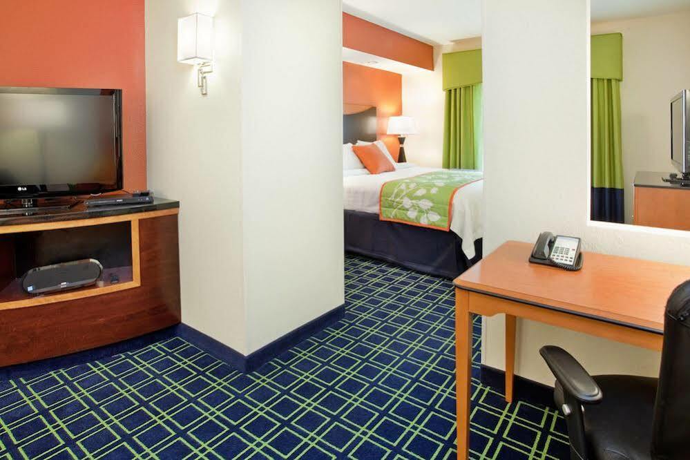 Fairfield Inn & Suites By Marriott Киърни Екстериор снимка